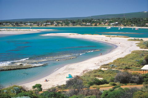 Chinaman's Beach - Foster Accommodation 0