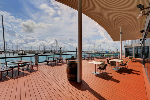 Hervey Bay Boat Club - Foster Accommodation 1