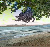 Holloways Beach - Foster Accommodation