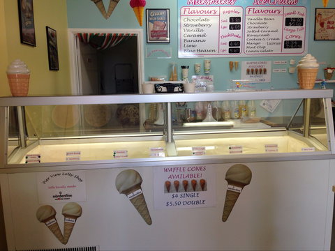 The Pier View Lolly Shop - Foster Accommodation 2