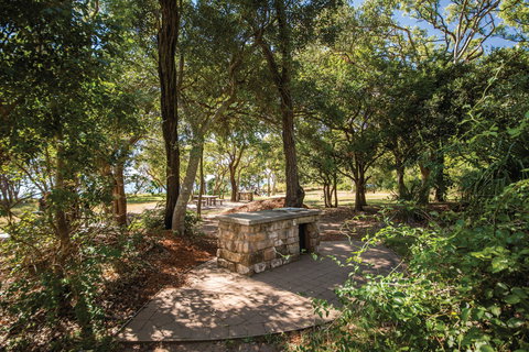 Bluff Point Circuit, Capricorn Coast National Park - Foster Accommodation 2