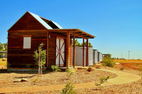 Julia Creek Artesian Baths - Foster Accommodation 1