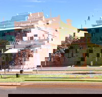 Old Gentleman's Club - Foster Accommodation