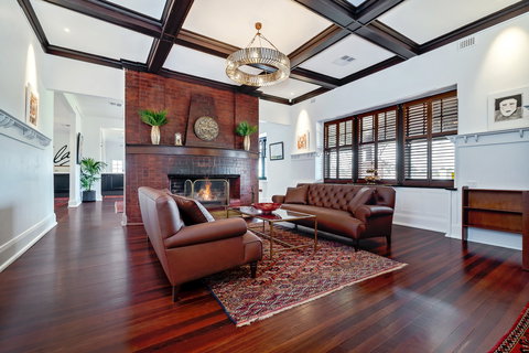 Elderton Wines Cellar Door - Foster Accommodation 1