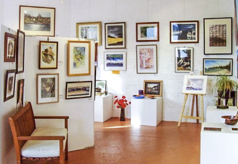 Lovett Gallery Cygnet - Foster Accommodation 1