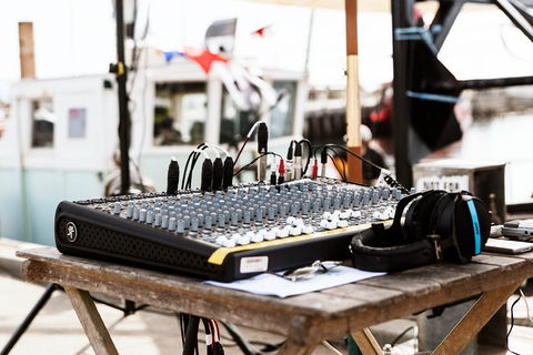 Apollo Bay Radio 87.6 FM - Foster Accommodation 0