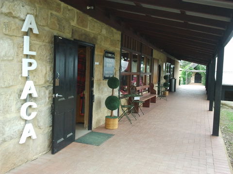 Australian Alpaca Barn - Pokolbin - Foster Accommodation 0