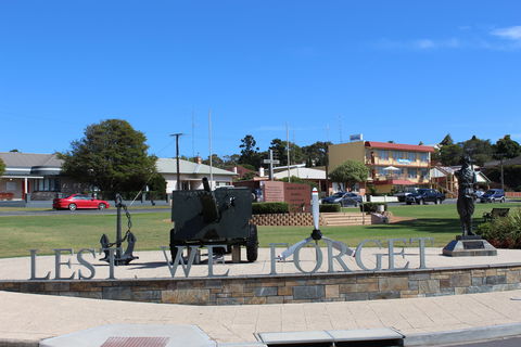 Port Lincoln War Memorial - Foster Accommodation 1
