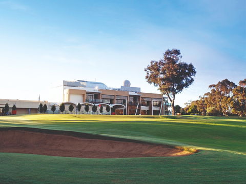Rich River Golf Club - Foster Accommodation 0