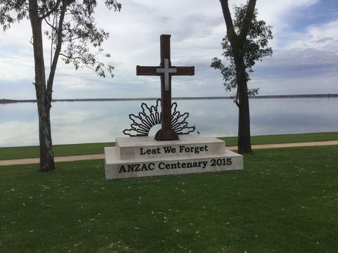 Anzac Centenary Cross - Foster Accommodation 0