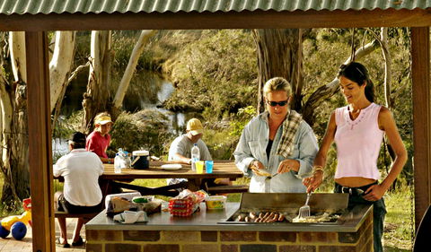 Apsley Falls Picnic Area - Foster Accommodation 0