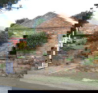 Bligh Museum of Pacific Exploration - Foster Accommodation