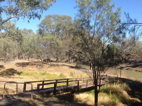 Norman Tracker Walford Walkway - Foster Accommodation 0