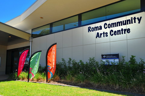 Roma On Bungil Art Gallery And The Walk Of Art - Foster Accommodation 0