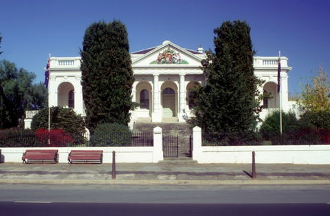 The Yass Courthouse - Foster Accommodation 2