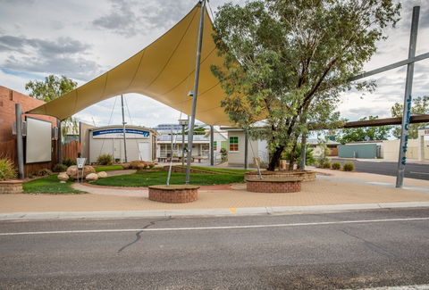 At The Creek Visitor Information Centre - Foster Accommodation 2