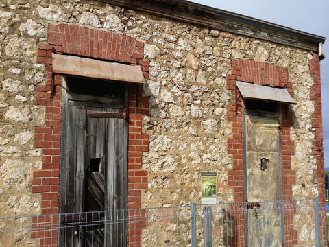 A Walk Back In Time Time Trail - Kingscote - Foster Accommodation 0