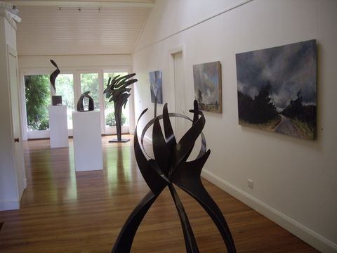 Ivy Hill Gallery - Foster Accommodation 0