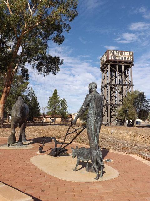 Merredin Railway Water Tower - Foster Accommodation 0