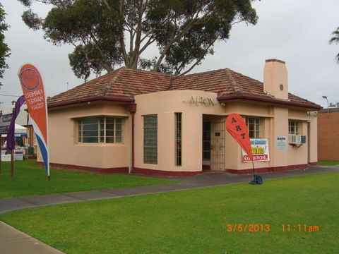 Alton Gallery Echuca - Foster Accommodation 0