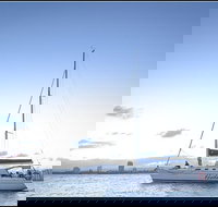 Gold Coast Sailing Cruise with sparkling wine  nibbles platter - Foster Accommodation