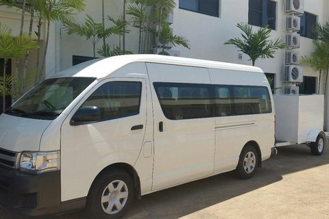Airport Transfer To Or From Port Douglas Hotels For Up To 13 People (7am-10pm) - Foster Accommodation 0
