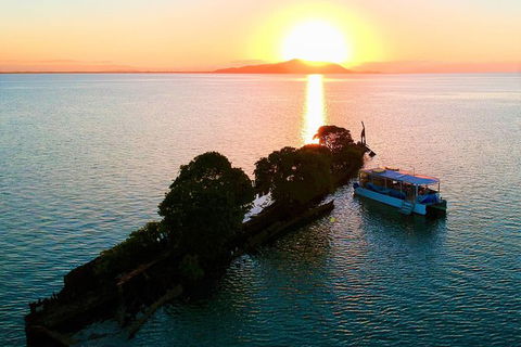 Aquascene Magnetic Island Sunset & Shipwreck Tour - Foster Accommodation 0