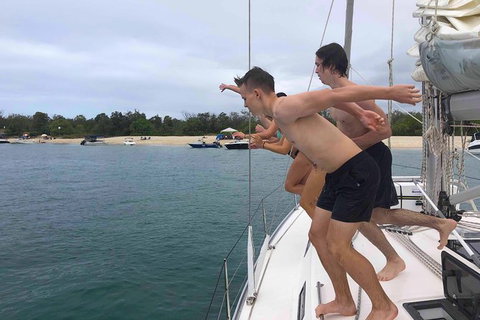 Sailing Curlew Escape On Moreton Bay - Foster Accommodation 11