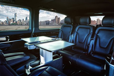 Brisbane Airport Transfers : Brisbane Airport BNE To Brisbane In Luxury Van - Foster Accommodation 1