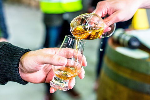Tasmanian Whisky Distillery Tour - Foster Accommodation 0