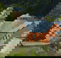Colonial Tasmania Small Group Tour - Foster Accommodation