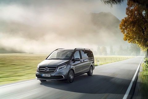 Van Service Melbourne Airport To CBD - Foster Accommodation 0