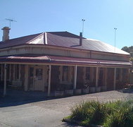 Old Bush Inn - Foster Accommodation