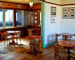O'Donoghue's Irish Pub - Foster Accommodation 2