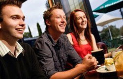 Mick O'Sheas's Irish Pub - Foster Accommodation 1
