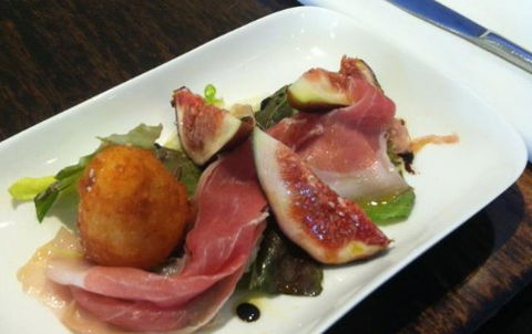 Galley Foods Restaurant - Foster Accommodation 3