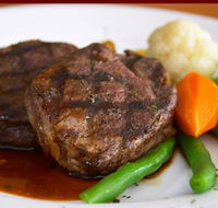 R. G. Mcgees Hotel Restaurant - Foster Accommodation