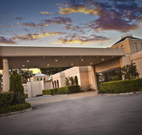 Shangri-La Gardens - Foster Accommodation