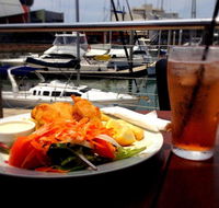 Townsville Yacht Club - Foster Accommodation