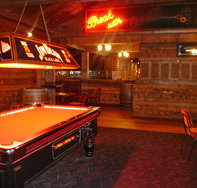 Spurs Saloon - Foster Accommodation
