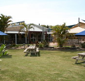 Moonee Beach Tavern - Foster Accommodation