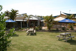 Moonee Beach Tavern - Foster Accommodation 0