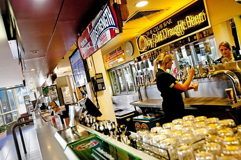 The Palmerston Sports Club Inc - Foster Accommodation 1