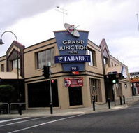 Grand Junction Hotel - Foster Accommodation