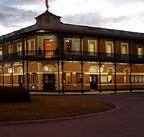 The Grand Terminus Hotel - Foster Accommodation