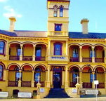 The Queenscliff Historic Royal Hotel - Foster Accommodation