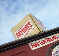 Skyways Hotel - Foster Accommodation