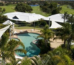 Vitoria's Restaurant - Foster Accommodation 2