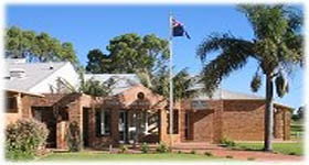 Rockingham Golf Club - Foster Accommodation 0