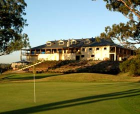 Macarthur Grange Country Club - Foster Accommodation 0